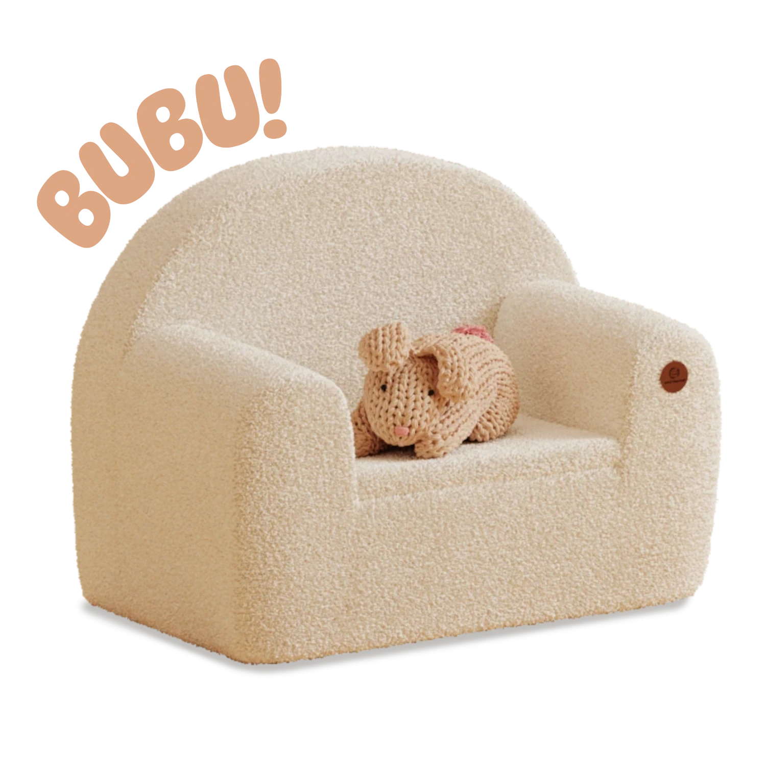 Fotelik dziecięcy wykonany z pianki obity przyjemną w dotyku tkaniną Teddy o fakturze boucle w kolorze ecru